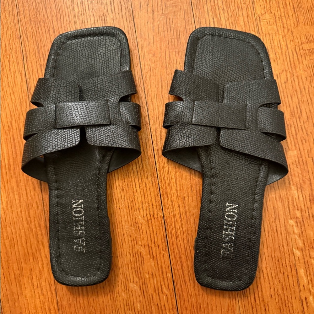 Sandals size 6.5